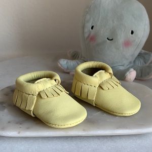 Freshly Picked in light / pale yellow